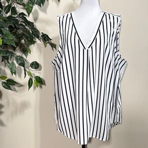 Adrianna Papell Navy and White Sleeveless Blouse